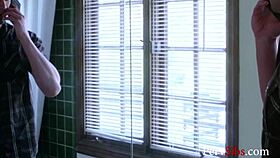 Blonde Chloe Cherry Ngentot Keras Bayar Utang di Garasi