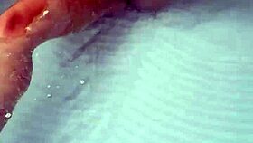 Masturba��o na banheira de hidro massagem