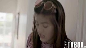 kendra spade experiences a little accident in reality