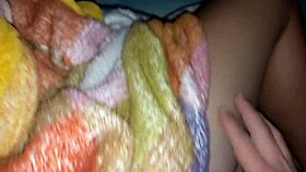 Skandal POV dengan pakcik lapar sentuh aku