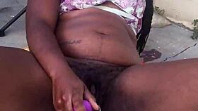 I enjoy Naejaexx's public toy play