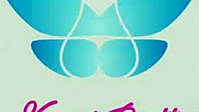 Young lesbians scissor and eat pussy hard!