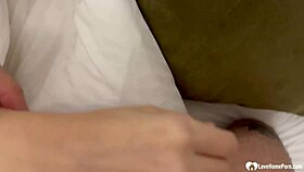 Człowieku, spierdoliłem ten poranny film z lodzieniem i pieprzeniem... ale taki gorący!