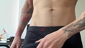 relaxing at home with big cock bareback fun 😏