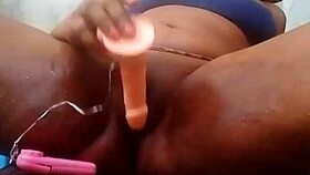 Does this girl get a good orgasm from fingering her pussy?