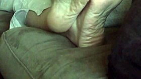 Carmen shows off her sexy wrinkled feet in a casual story