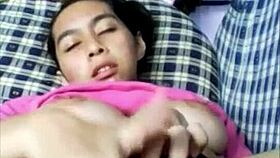 She masturbates to good music for an orgasm!