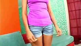 Isis Taylor shows her yummy butt in blowjob scene