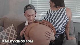 Ashlyn Peaks' First Fuck With Jimmy Collins?