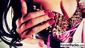 Kendall, tease that pussy?