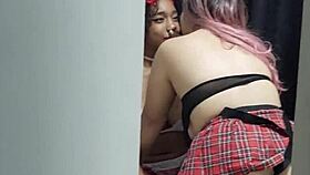 Mijn twee buren doen het met elkaar op Halloween, OMG ik kan het niet geloven!