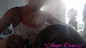 Dando Pro Meu Amigo Depois do Almoço, Hot Latina Action