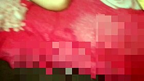 Encontre mi sobrina on phone, sneaky upskirt peek!