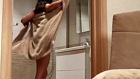 Foxy lady enjoys the club scene at clubsweethearts