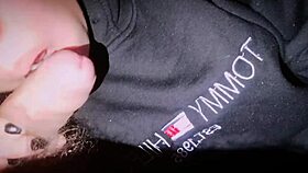 me dejé mamarle la verga a mi adorable travieso