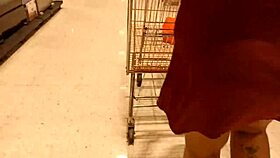 I shop with pregnant lady