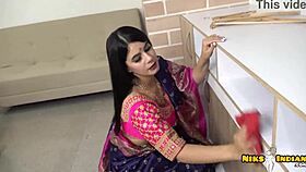 big boobs bhabhi in saree gets wild with devar.