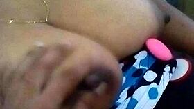 Big Tits Sri Lankan Babe Shows Off Her Boobs And Tits