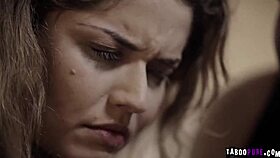 Vanessa Vega ve Nathan Bronson yatakta tutkulu sikişiyor