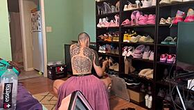 Bring It Back! Dulu Twerking In Bondage Outfit!