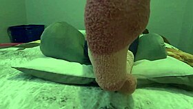 Wanna worship these perfect feet in fluffy socks?