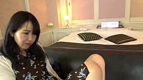 minano ki sucks that delicious shaved cock in 69 position 😋