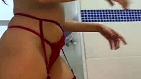 Mel Khalifa Enjoys Showing Off in Amateur Lives on Sexlog