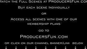 Pristine Edge im Netz-Outfit neckt, bevor sie durchgefickt wird