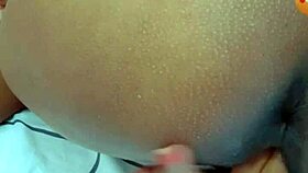 Tenera teen 18+ si masturba in videochiamata