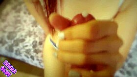 Руската тийнейджърка 18+ курва прави мръсно сутрешно духане на приятеля си. Слюнки навсякъде по хуя му.