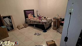 My girlfriend removing makeup, I arrive and fuck her to sleep well