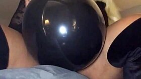 balloon fetish with big ass babe