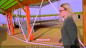 18 Babe Flashes Tits And Pussy Close-Up In Central Park.