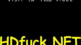 En ung 18+ tøses naughty side skinner under intens action. Hendes saftige charme udforskes fuldt.