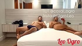 Bastidores: friend's mom made xvideos channel, I discovered it, called a friend to record, and fucked her ass rough doggystyle