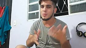 flakael aceita fazer pornô gay vai ser um negão ou um branquinho