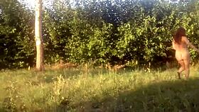 Tari Telanjang Publik yang Mencuri Perhatian di Pitstop