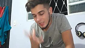 flakael aceita fazer pornô gay vai ser um negão ou um branquinho