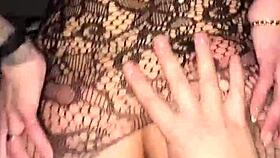 follando el culo de la esposa de mi amigo en noche swinger