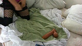 how does crossdressing riding dildo toys feel?