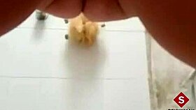 i'm warming up in the bath with fingers inside