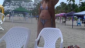 Užívám si obřího ptáka na pláži po flashing