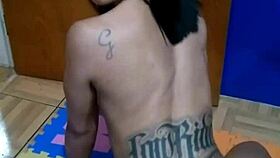 sentando no consolo pela primeira vez, tattooed brunette topless and sensual 😏