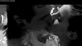 Lana Del Rey Sings Blue Jeans