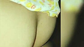 ¡Oye, Atrapé a mi Prima Vistiéndose Después de la Ducha, las Cosas se Pusieron Salvajes en la Casa de mi Tío!