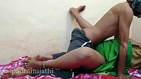 Ugh, zag mijn leraar een studente neuken op de campus, zo fout