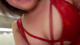 OMG inanılmaz... Büyük memeli ev hanımı Kanna Shinozaki yarrak emiyor deli parmaklanıyor!