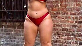 Indian Babe Shows Big Boobs in Bikini Sex