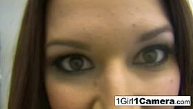 Ann Marie Rios își tachinează pizda udă sexy