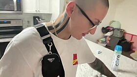 Young 18+ Thug Twerking Elle Edition Close Up